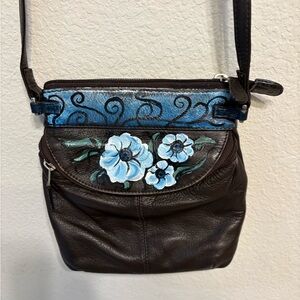 ILi New York Genuine Leather hand painted Crossbody Bag. Preowned.